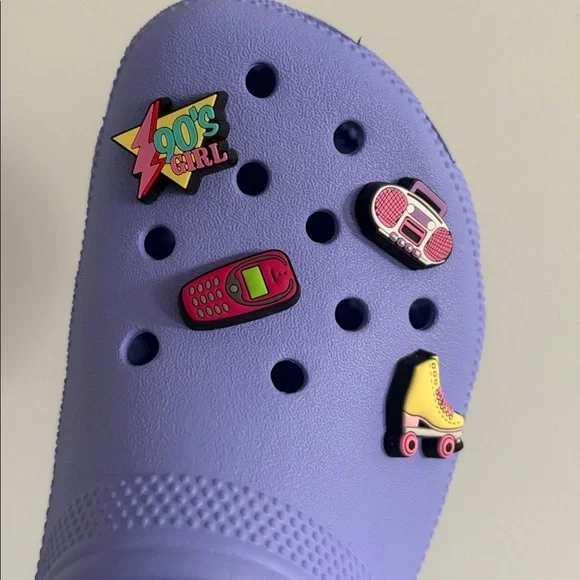 BNWT women’s size 7 digital purple crocs with Jibbitz Charms - Picture 3 of 4